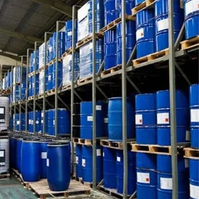 Чи реагує рідкий етилацетат (CAS 141-78-6) з пластиком?